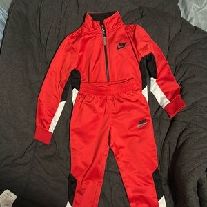 Boys 5T Nike jogger set